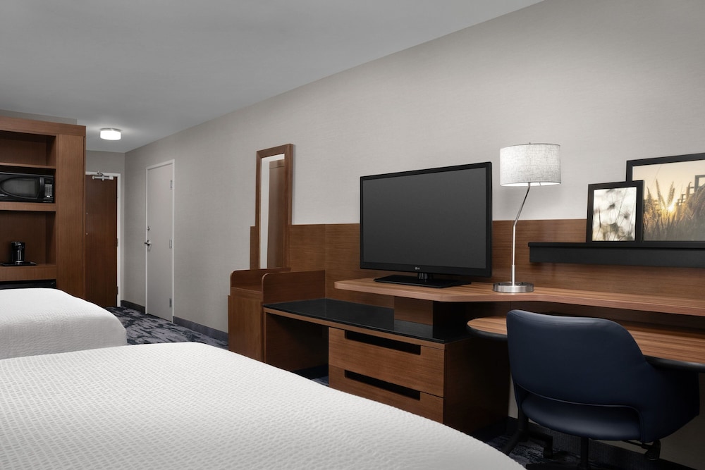 Suite, 1 King Bed with Sofa bed (Mobility Accessible, Tub)