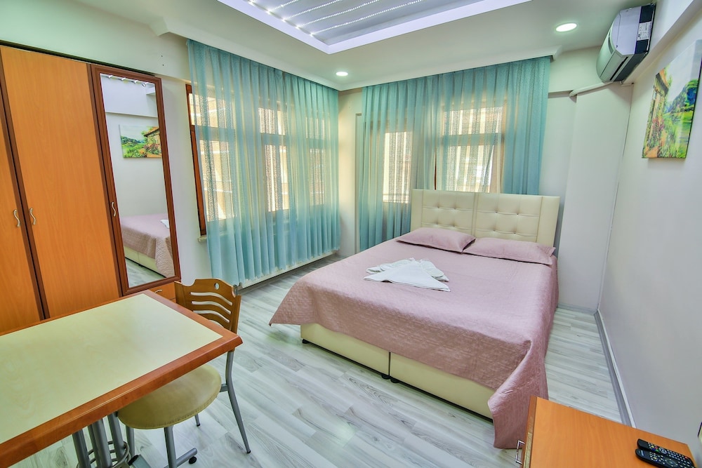 Double Room, Balcony, City View photo 1