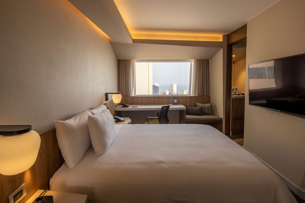 Room, 1 Queen Bed, City View photo 3