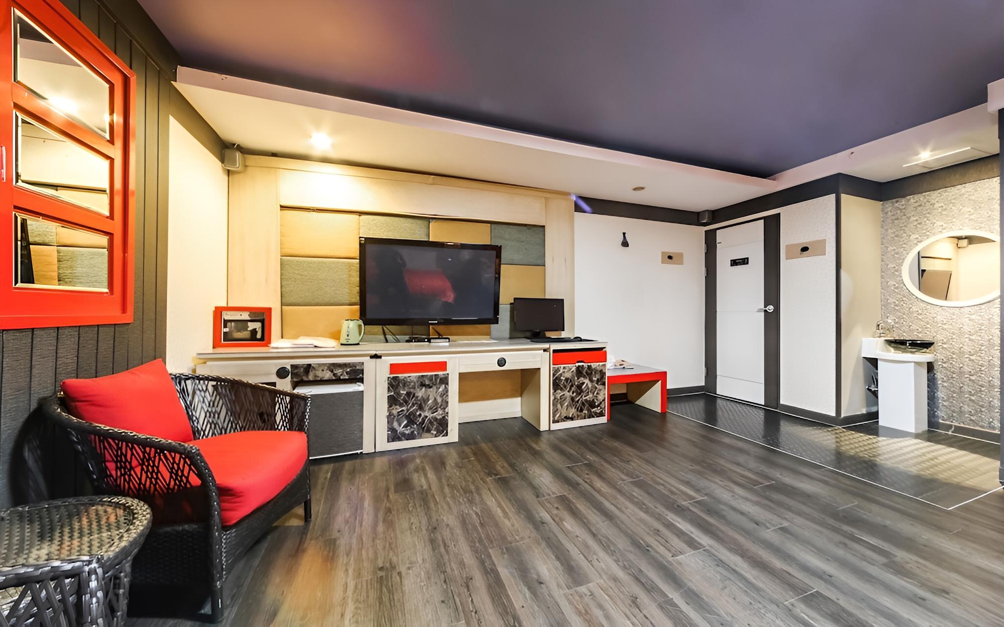 Room (VIP) - Photo 12