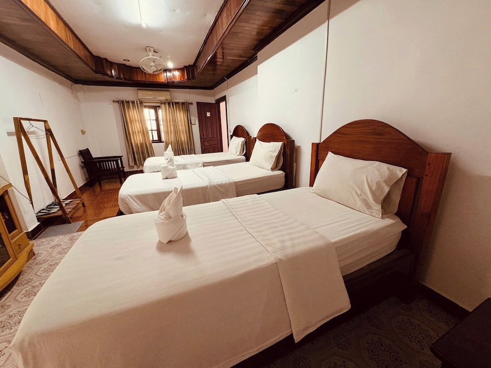 Economy Triple Room