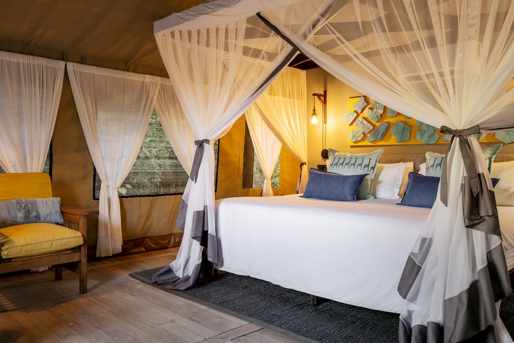 Luxury Room, 1 King Bed photo 1