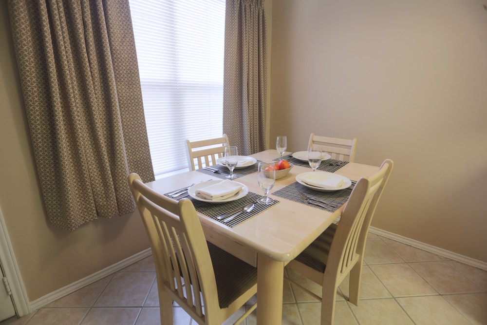Standard Suite - Photo 3
