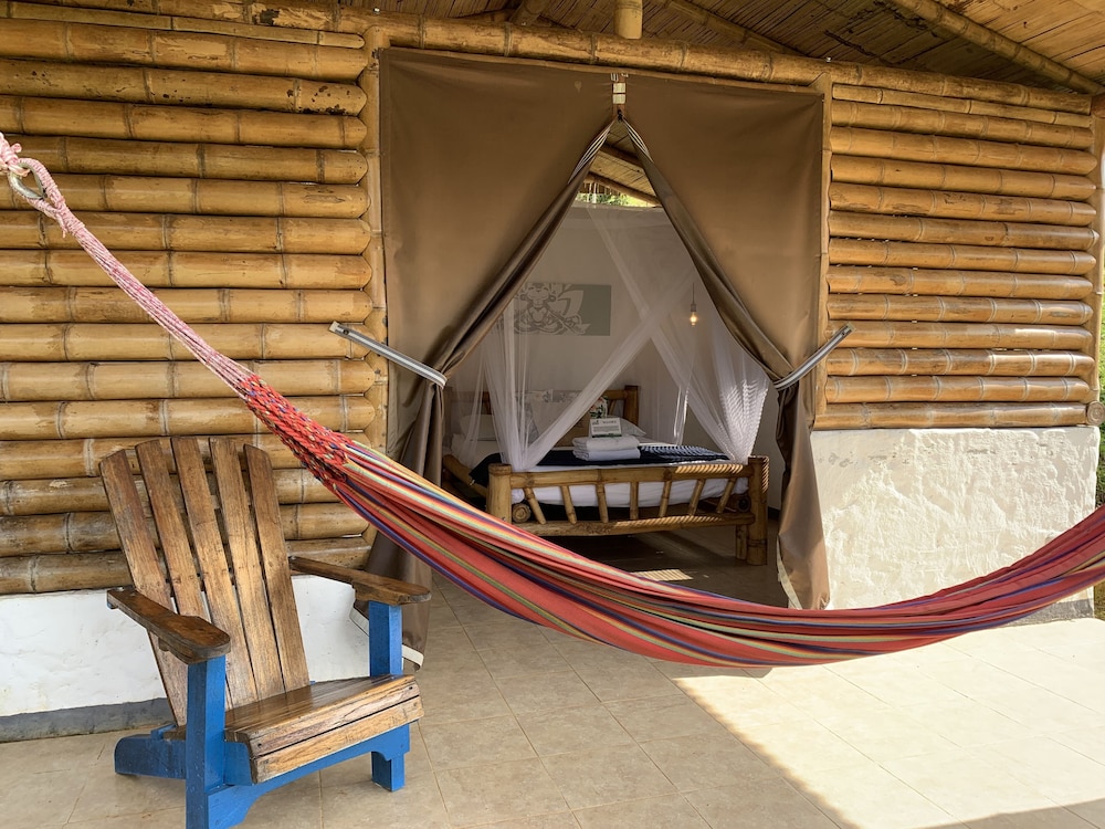 Traditional Cabin, 4 Bedrooms, Lake View photo 1