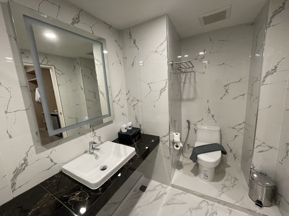 Standard Twin Room, 1 Bedroom, Non Smoking, No Windows - Photo 3