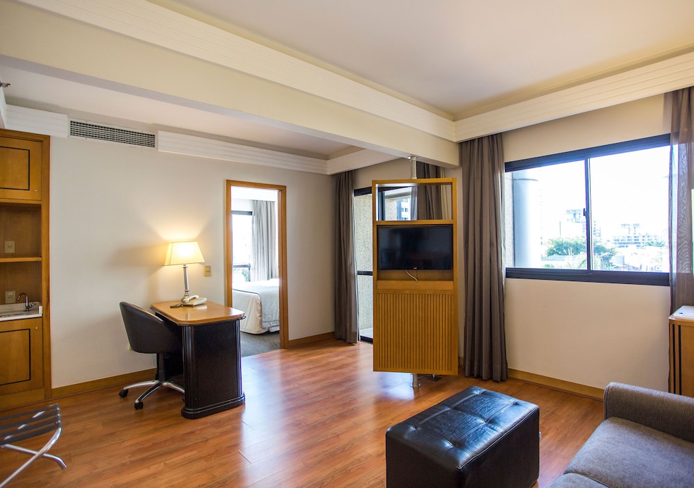 Premium Suite - Photo 6