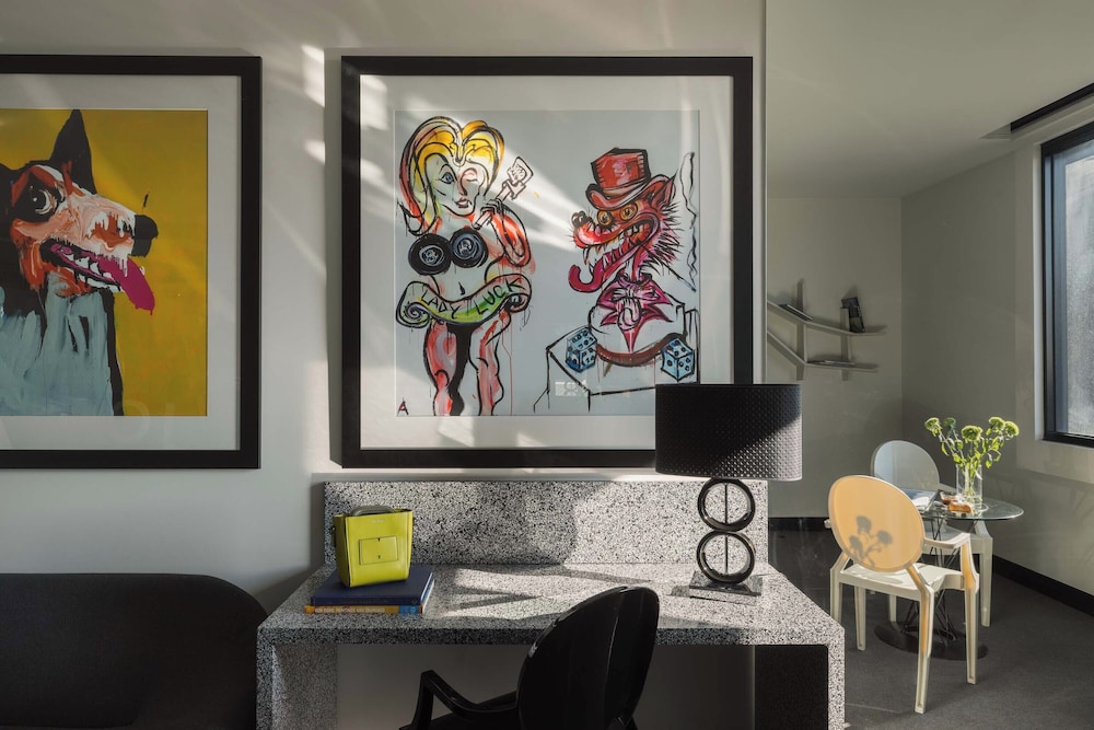 Deluxe Studio Suite - Photo 9