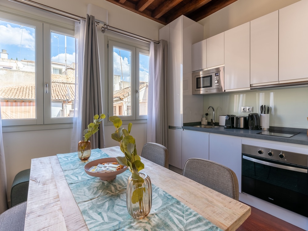 One-bedroom Apartment with Rooftop Terrace - Photo 3