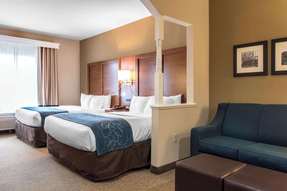 Suite, Multiple Beds, Non Smoking - Photo 4