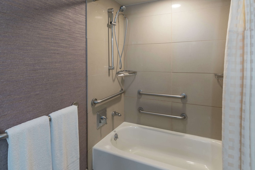 Room, Accessible - Photo 1