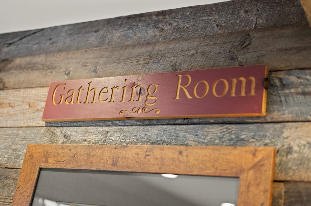 Family Room - Photo 18