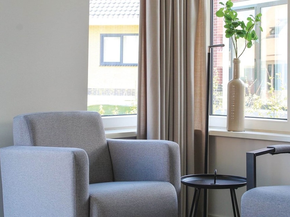 Luxury House, 4 Bedrooms photo 2