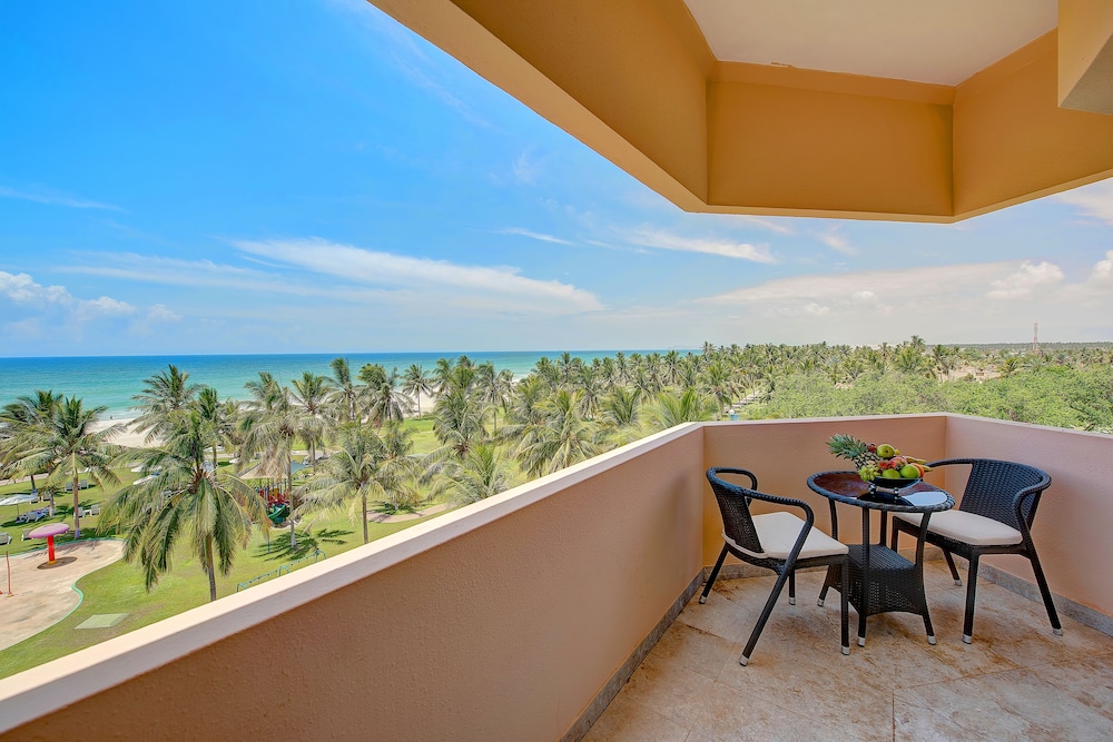 Junior Suite, 1 King Bed, Ocean View photo 2