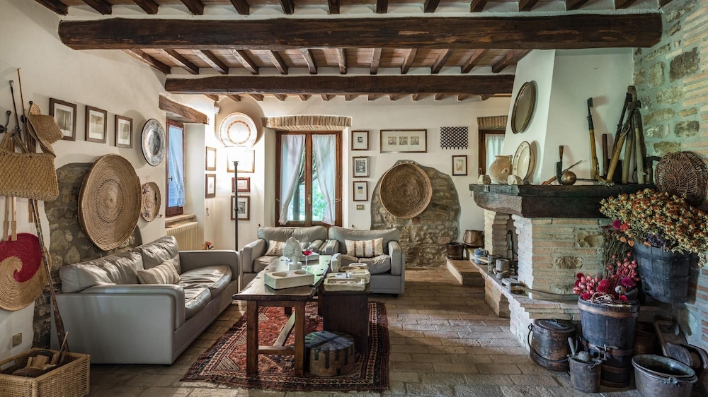 Villa photo 2