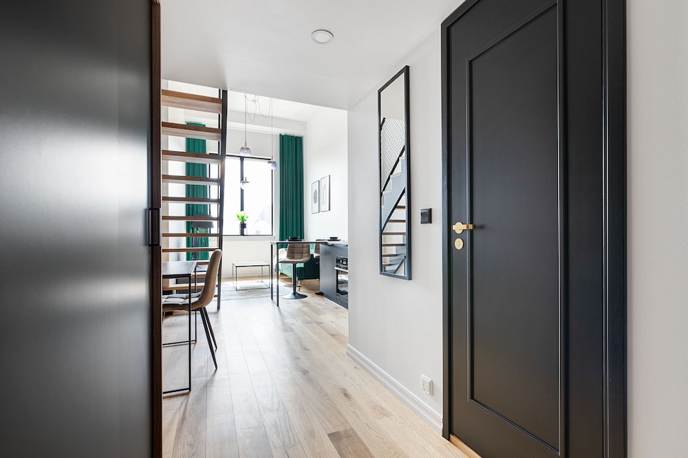 Basic Loft, 1 Queen Bed with Sofa bed (Homey Studio - Loft for 3) - Photo 4