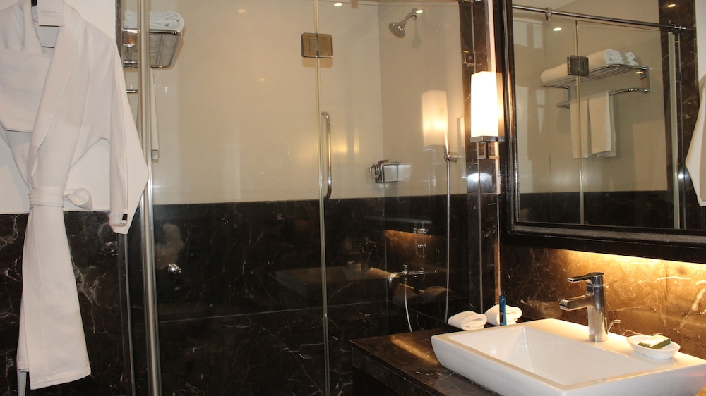 Deluxe Room, 2 Twin Beds, City View - Photo 7