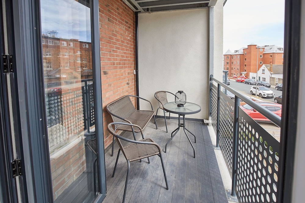 Host Stay Even Keel, 사진 13