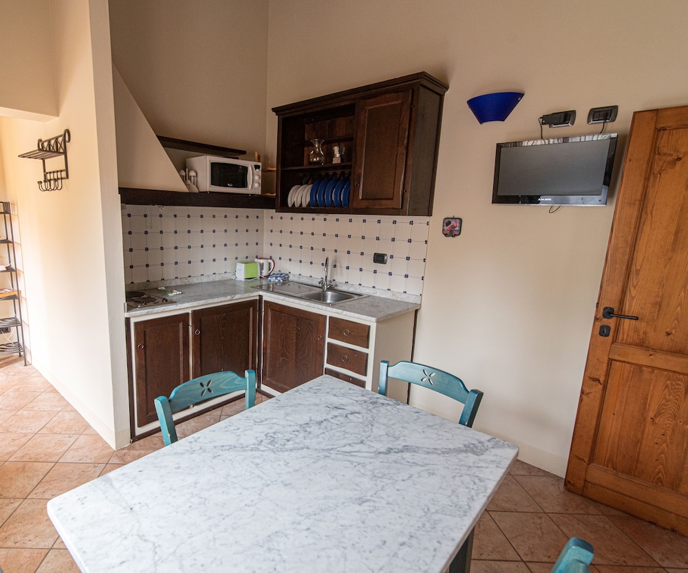 Comfort Apartment, 1 Double Bed, Kitchenette, Garden View photo 3