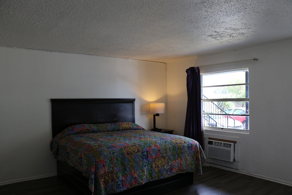 Basic Single Room, Non Smoking photo 2