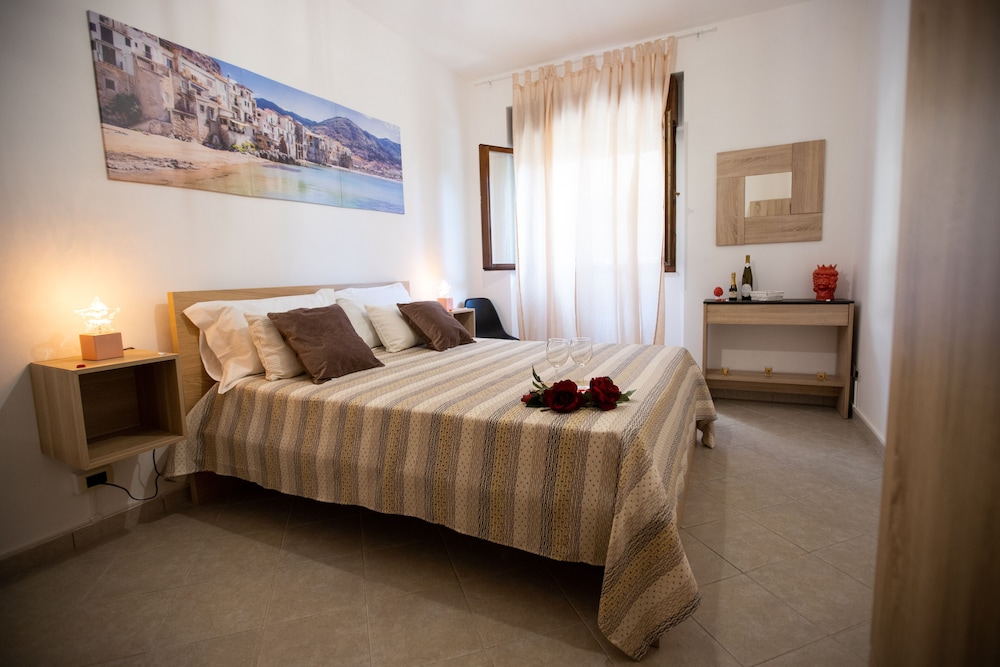 Apartment, 3 Bedrooms, Accessible, Smoking