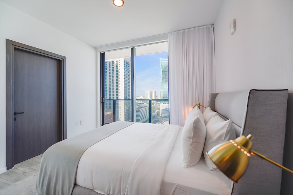 Luxury Condo photo 1