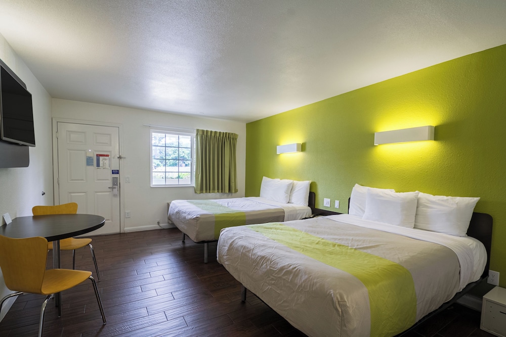 Signature Room, 2 Queen Beds, Non Smoking - Photo 6
