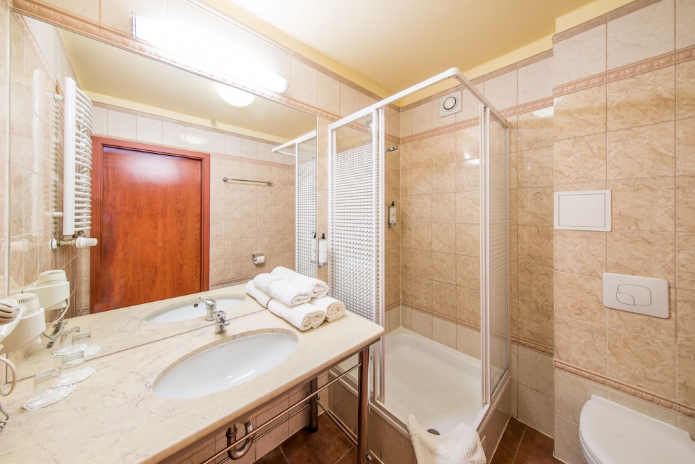 Twin Room - Photo 4