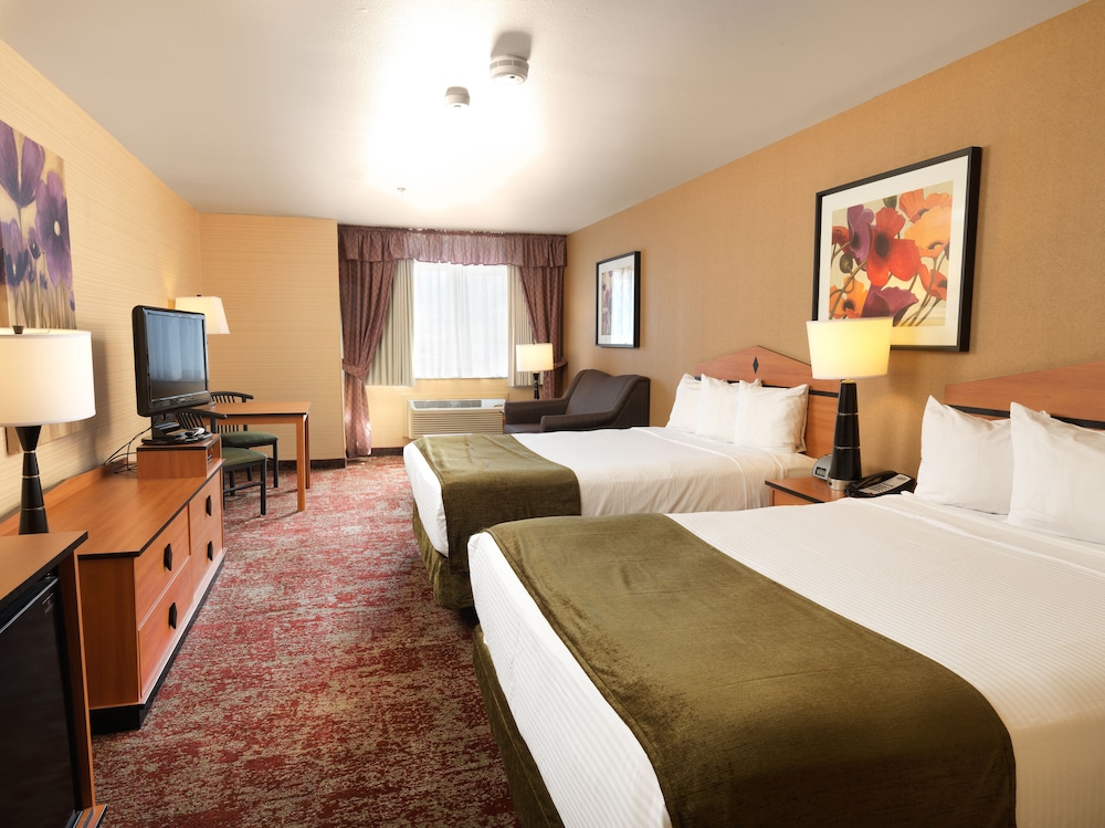Standard Room, 2 Queen Beds, Non Smoking - Photo 1