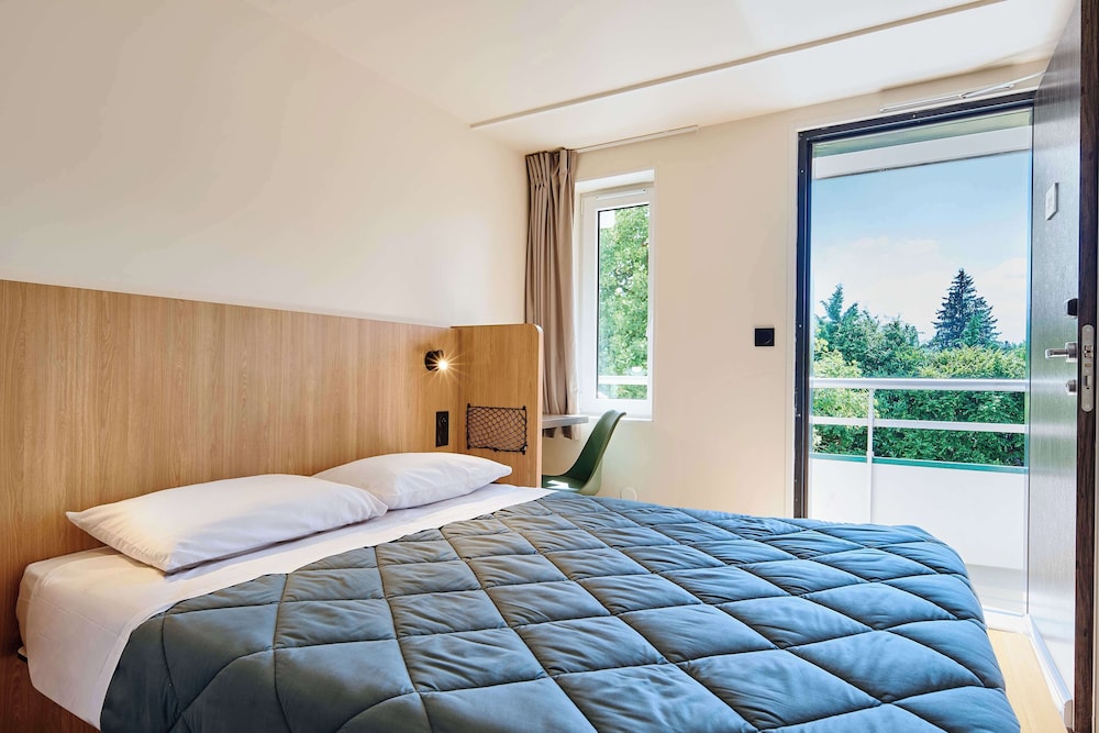 Standard Room, Multiple Beds photo 2