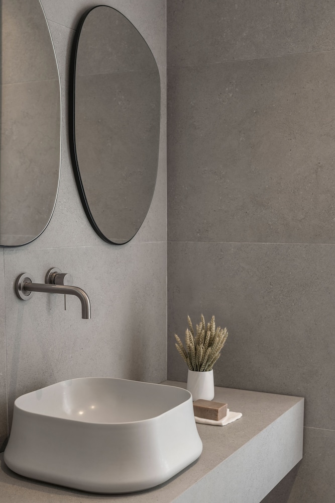 Deluxe Suite - Photo 14