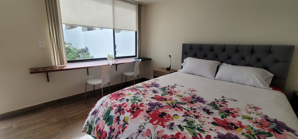 Executive Studio, 1 Queen Bed