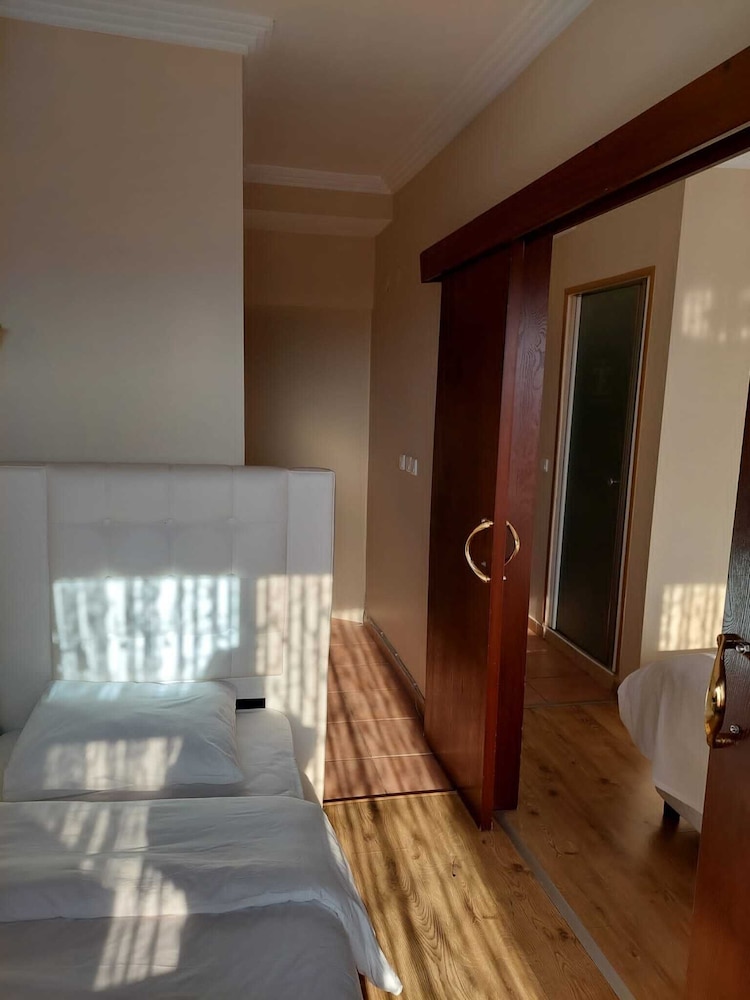 Basic Room, City View