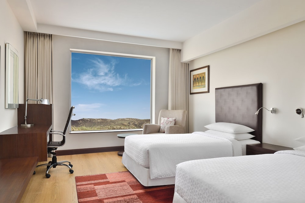 Room, 2 Twin Beds, City View - Photo 3