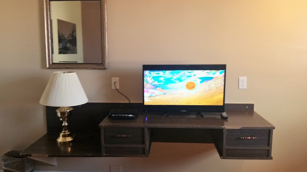 Basic Room, 1 Queen Bed, City View photo 2