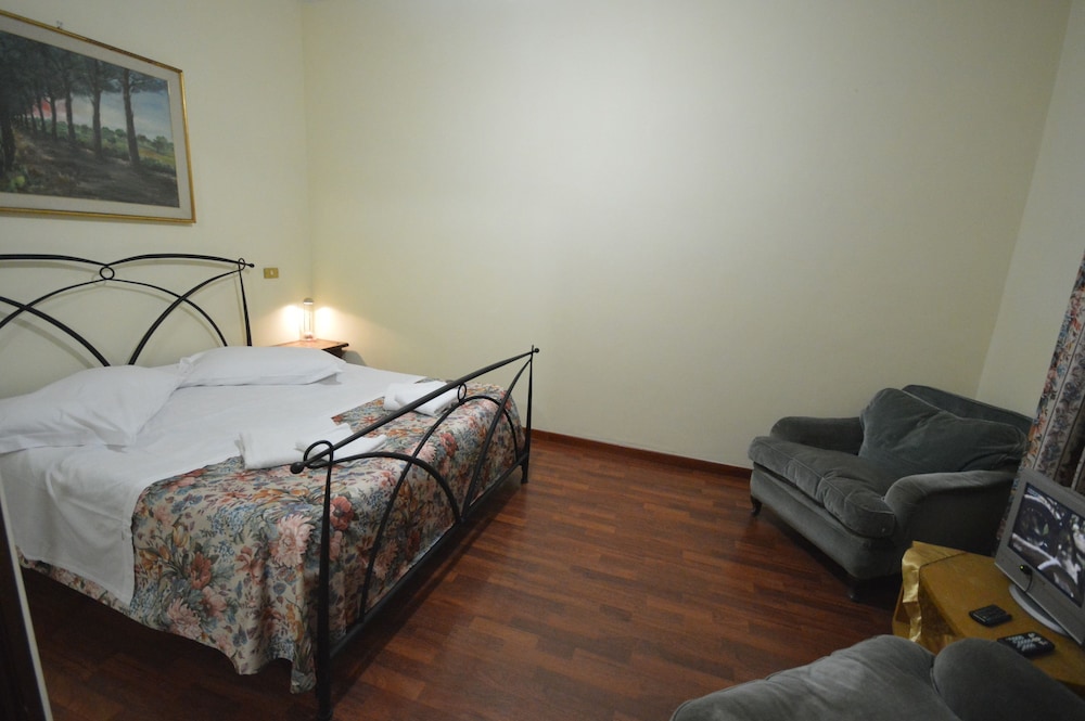 Classic Double Room, Private Bathroom