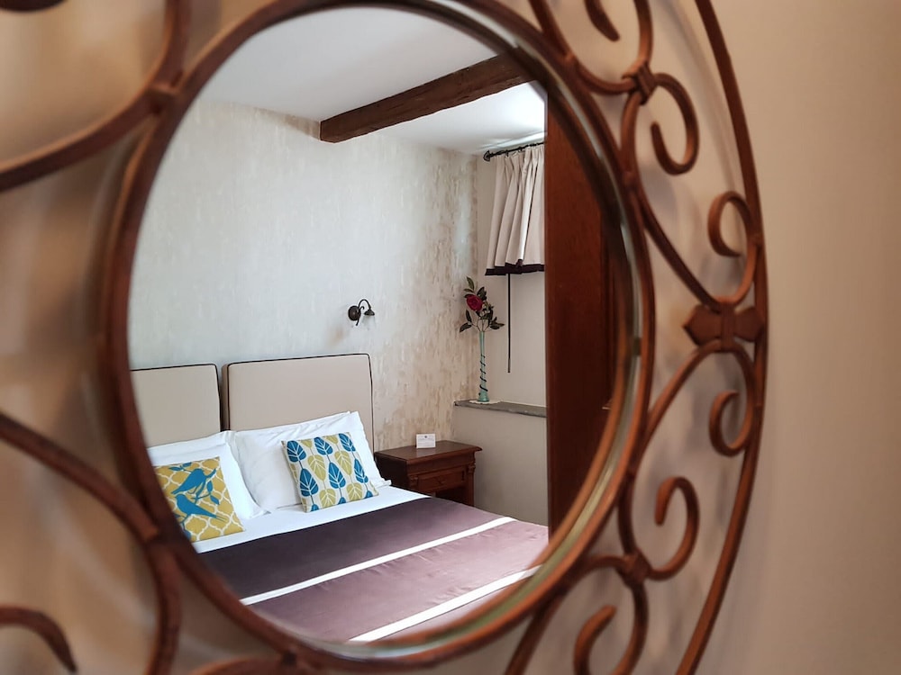 Deluxe Room, Terrace thumbnail 5