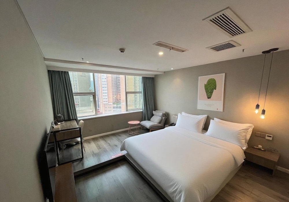 City Room, 1 King Bed, River View photo 2