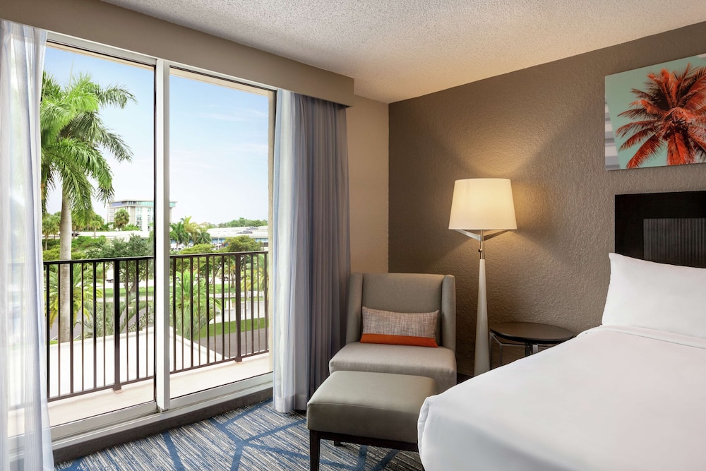 Suite, 2 Queen Beds, Balcony (Oversized Suite)