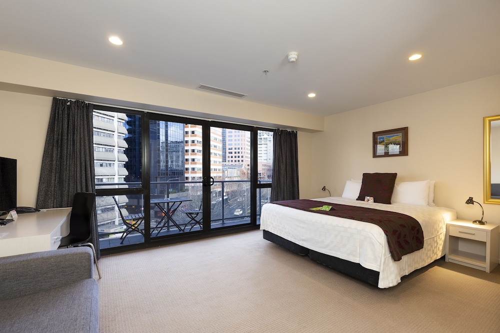 City View Studio Apartment - Photo 1