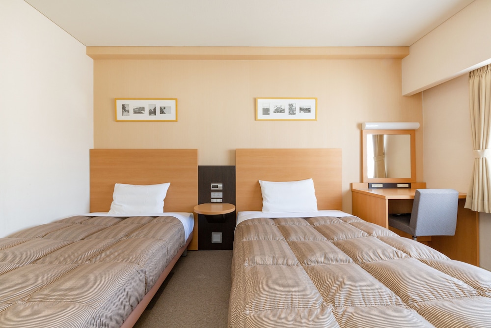 Superior Twin Room, Non Smoking - Photo 2