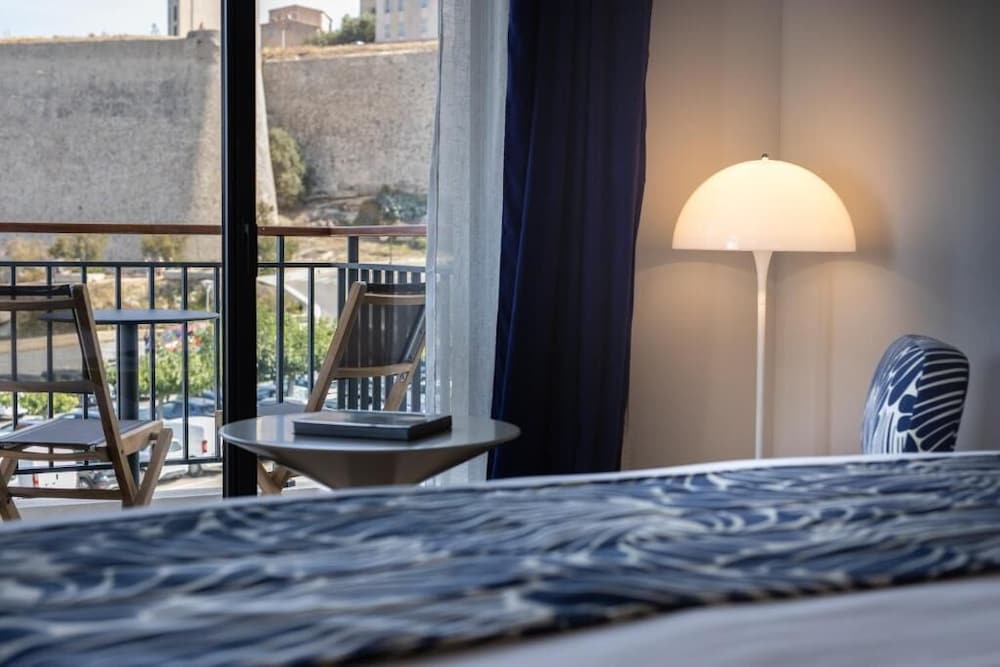 Deluxe Room, 2 Twin Beds, Sea View - Photo 2