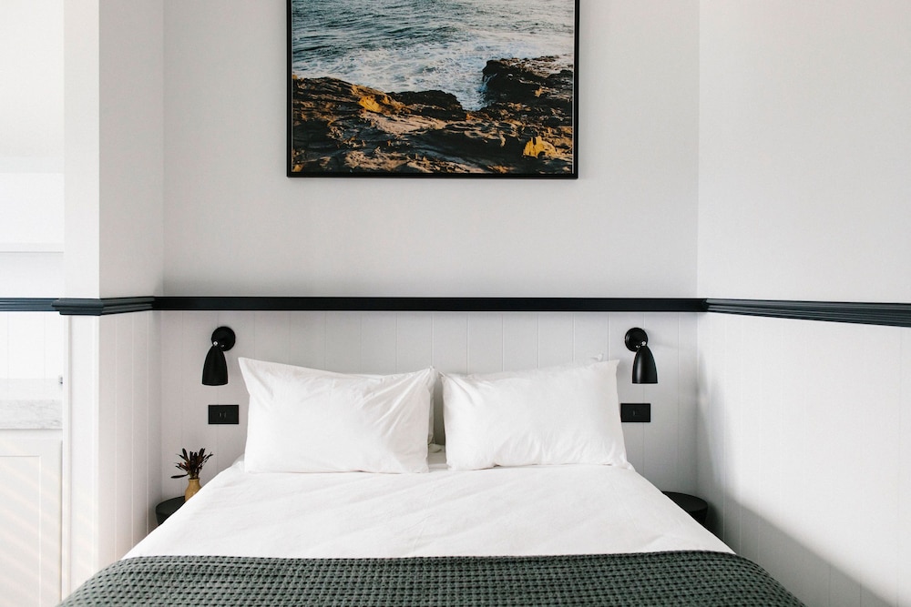 Signature Room, 1 Queen Bed, City View photo 3