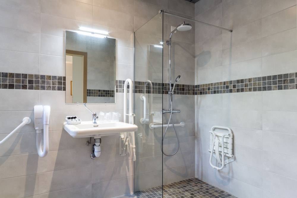 Superior Triple Room - Photo 9