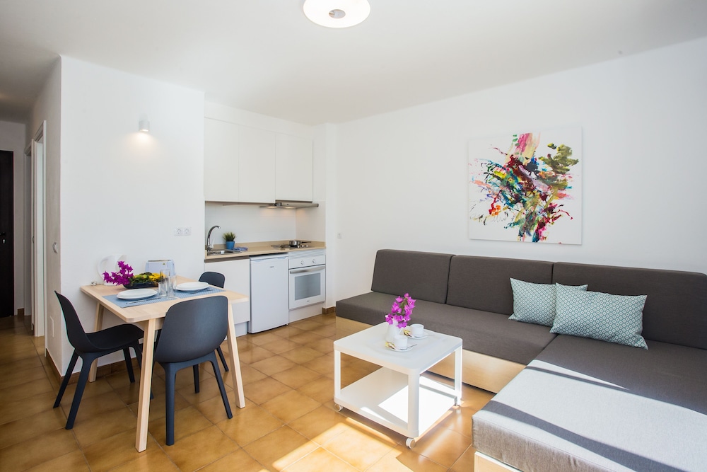 Family Apartment photo 2