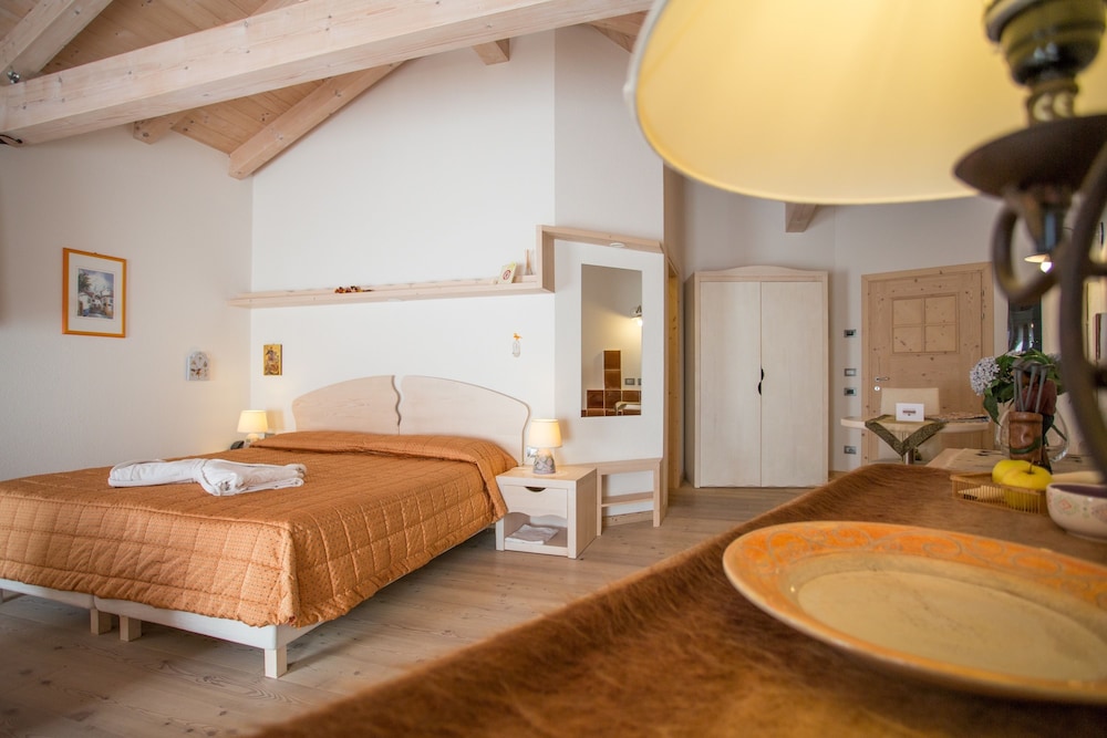 Junior Double or Twin Room photo 3