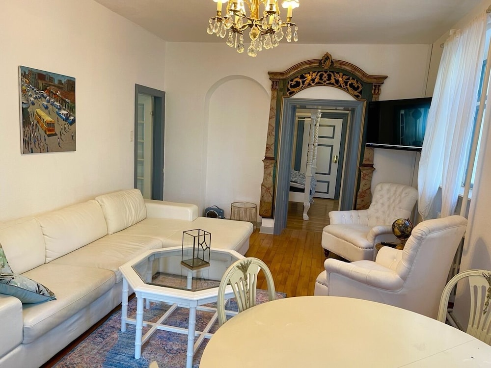 Deluxe Apartment, 3 Bedrooms, Annex Building photo 3
