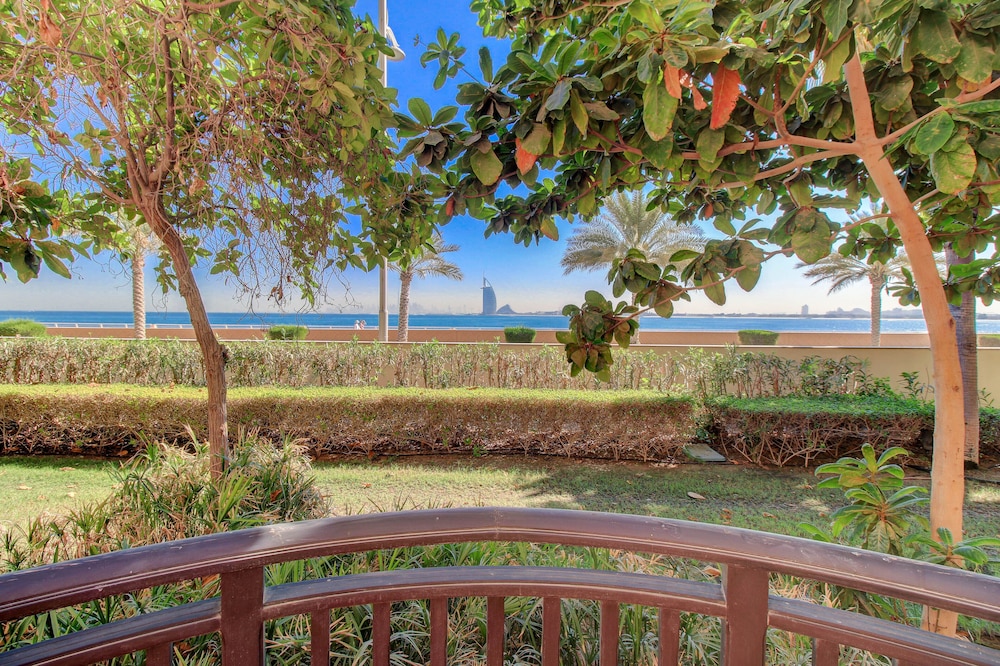 One Bedroom Seaview (Rang16) photo 2