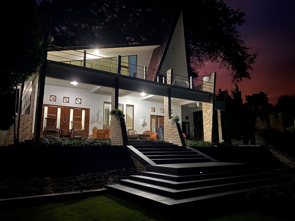 Exclusive Villa - Photo 2