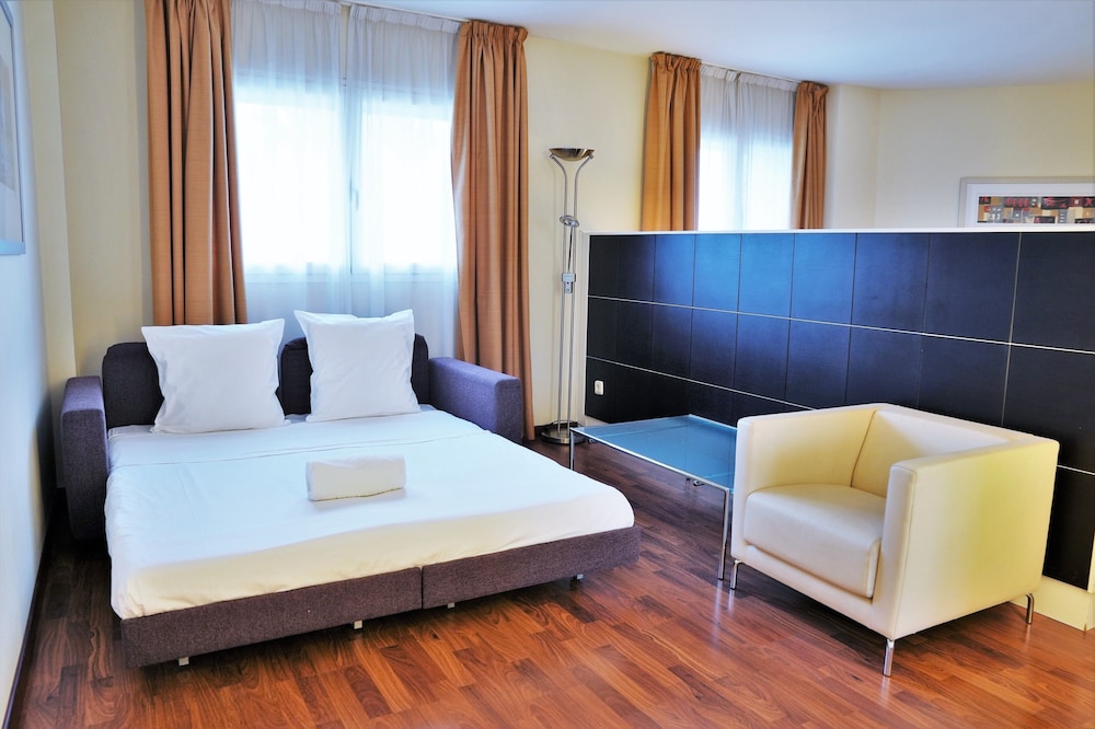 Junior Suite (2 Adults + 2 children) - Photo 1