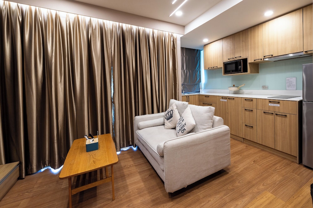 Comfort Suite, 1 Bedroom, Balcony, City View